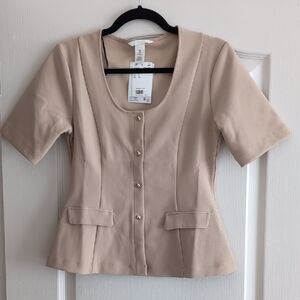 H&M Beige Short Sleeve Button Front Peplum Top